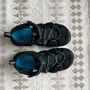 KEEN Size 1 Preschool Kids Shoes Sandals 33Euro 20cm
